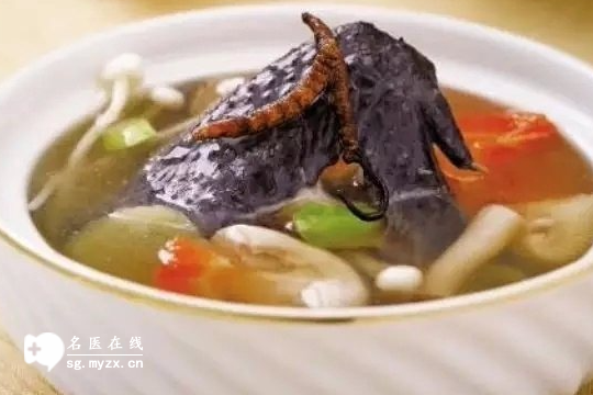 产后坐月子可吃肉苁蓉炖鸡可帮助下奶，建议收藏照着吃！
